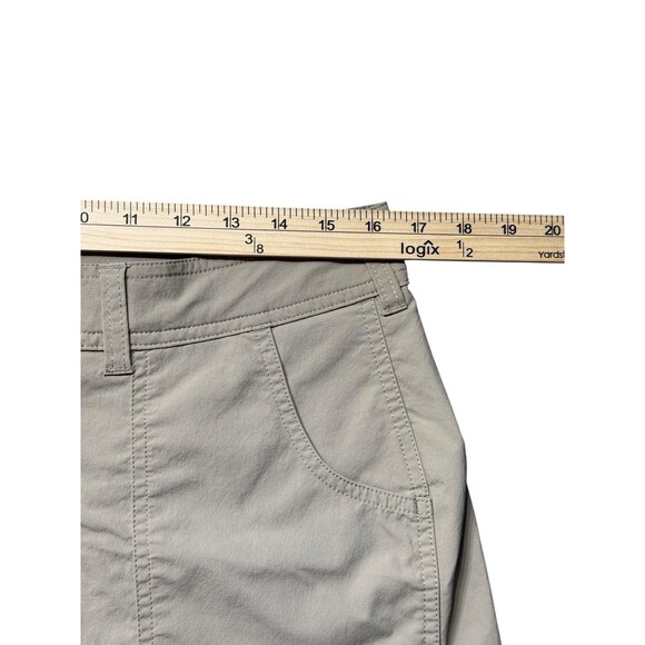 The North Face Women’s Khaki Nylon Stretch Shorts Size 10 Outdoor Hiking Cuffed - Picture 10 of 12